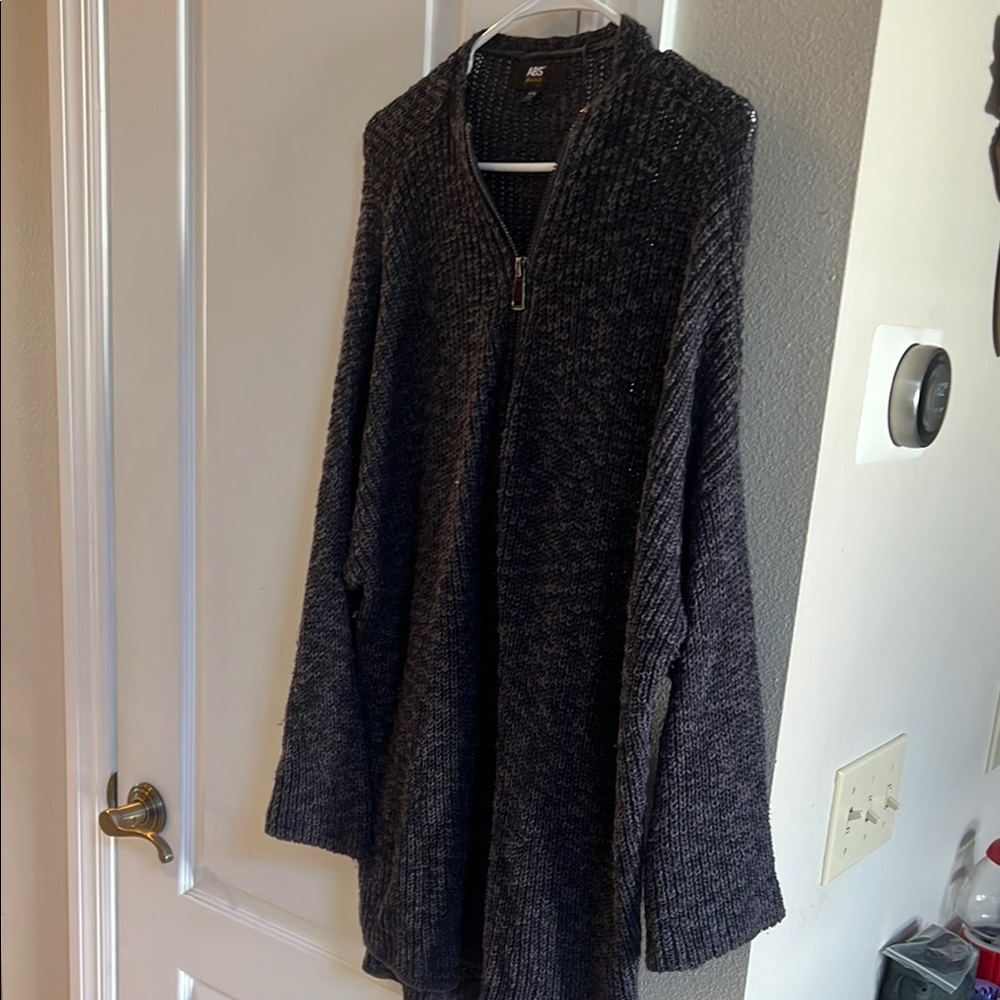 ABS Allen Schwartz Black V-Neck Sweater with Long Sleeves and Soft Texture